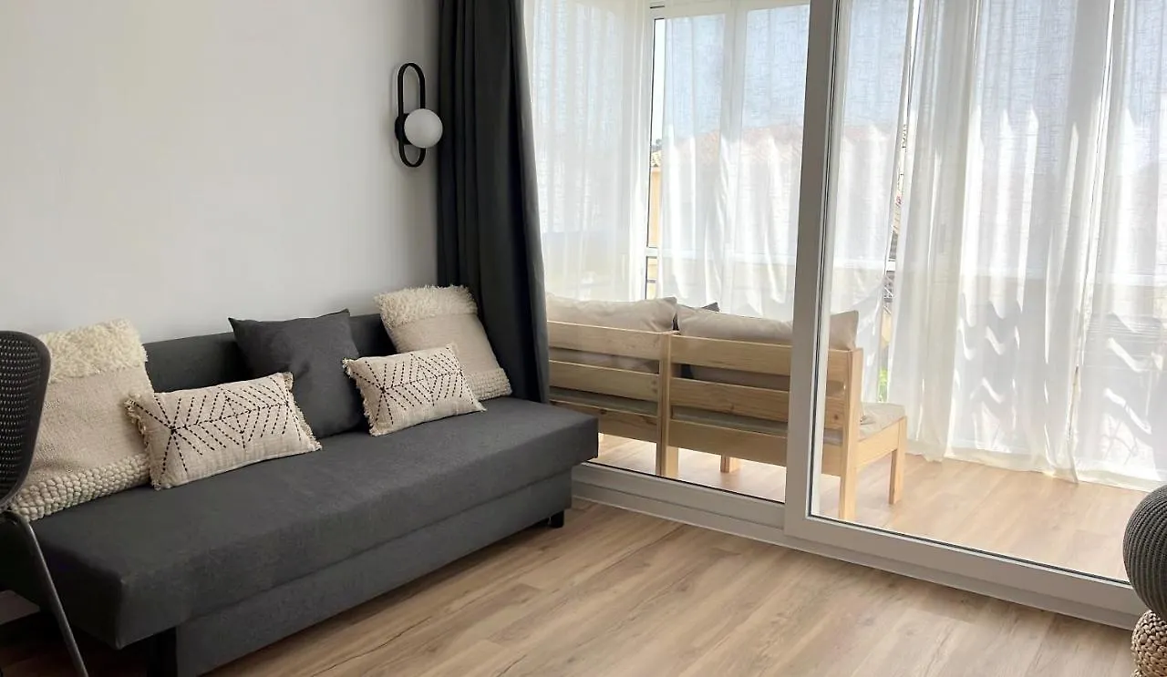 Kontakt z Amazing Loft In Quiet Area